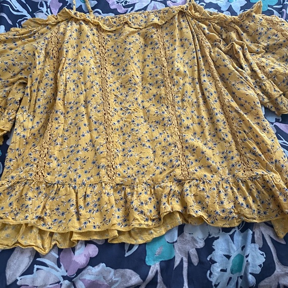 YELLOW FLORAL COLD SHOULDER TOP - Picture 2 of 4